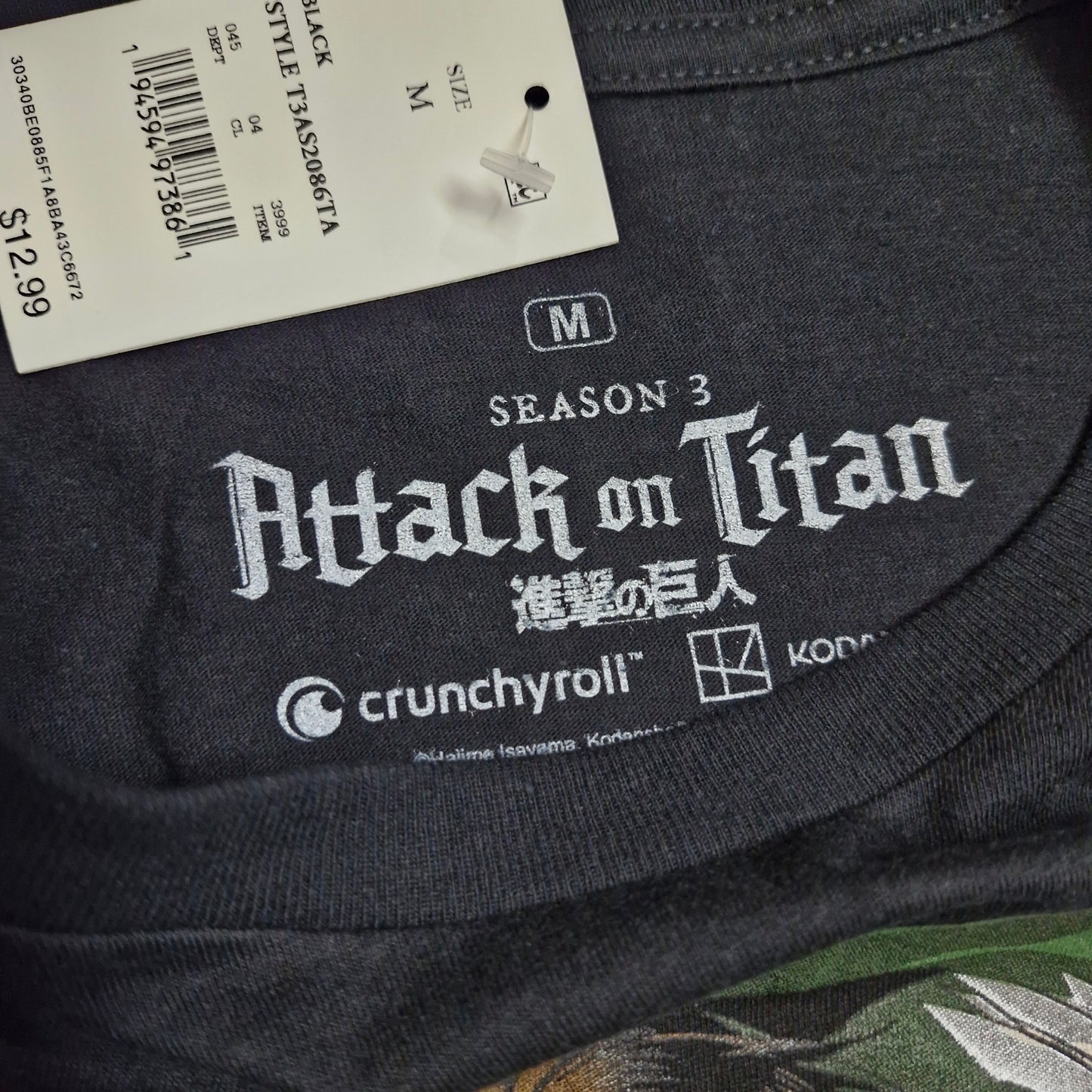 Attack On Titan season 3 tee M new with tags