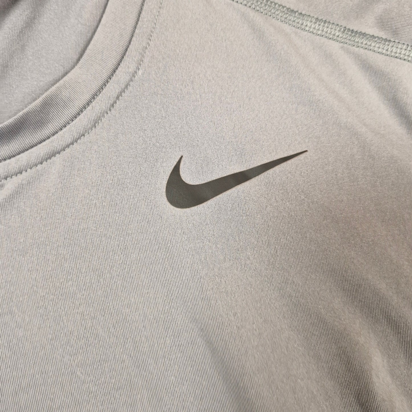 Nike Dri Fit Men’s Size Small Grey