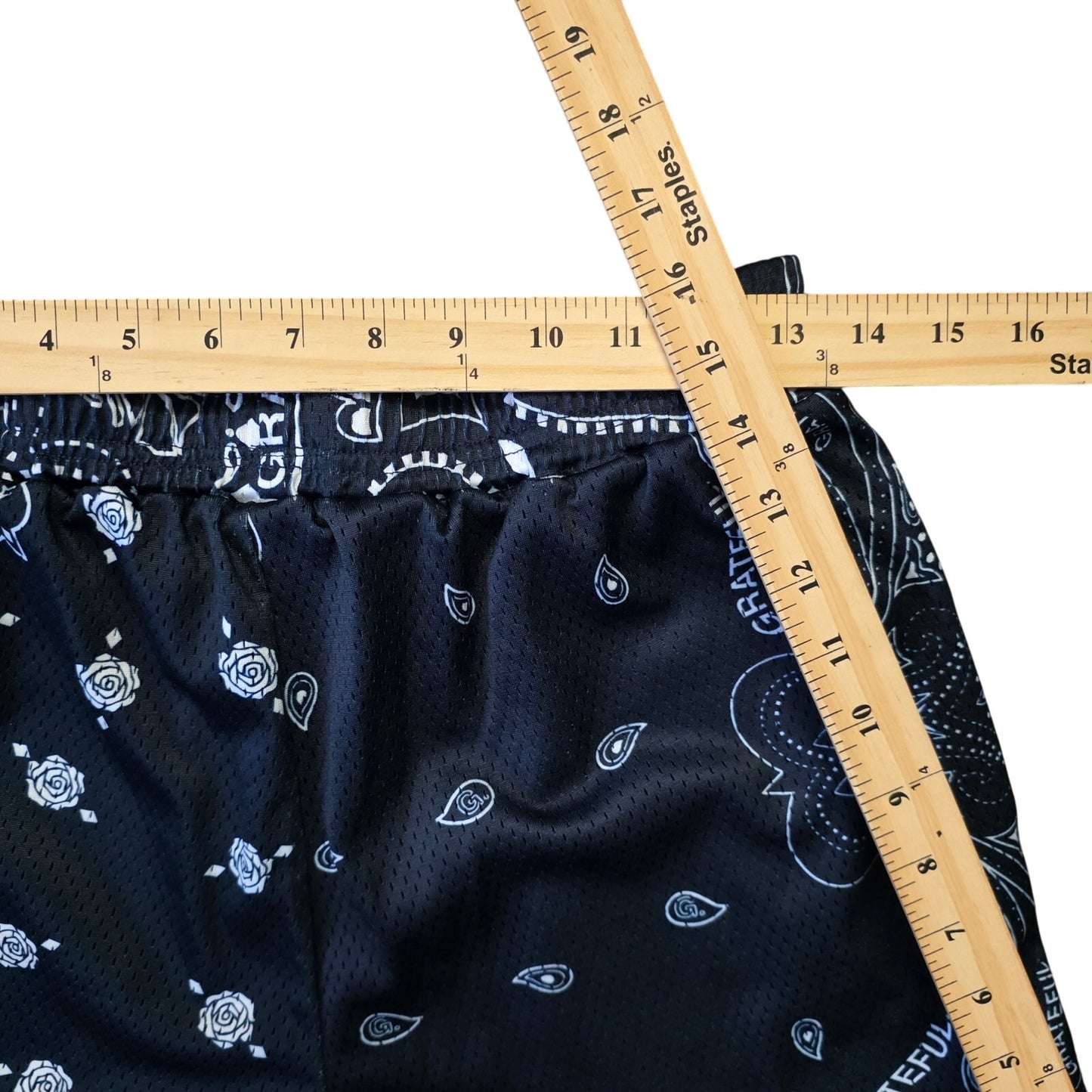 Grateful Apparel Mesh Shorts Men’s M Blue White Paisley bandana style