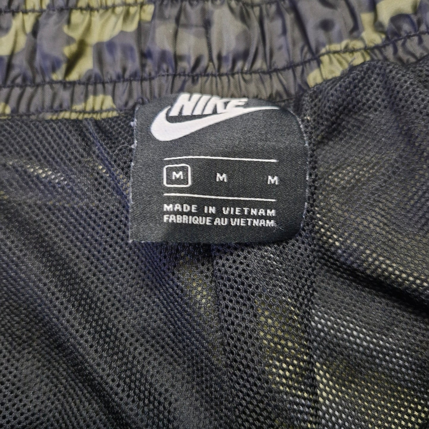 Nike RARE Nylon Pants Green Camo Sweatpants Joggers Size Large