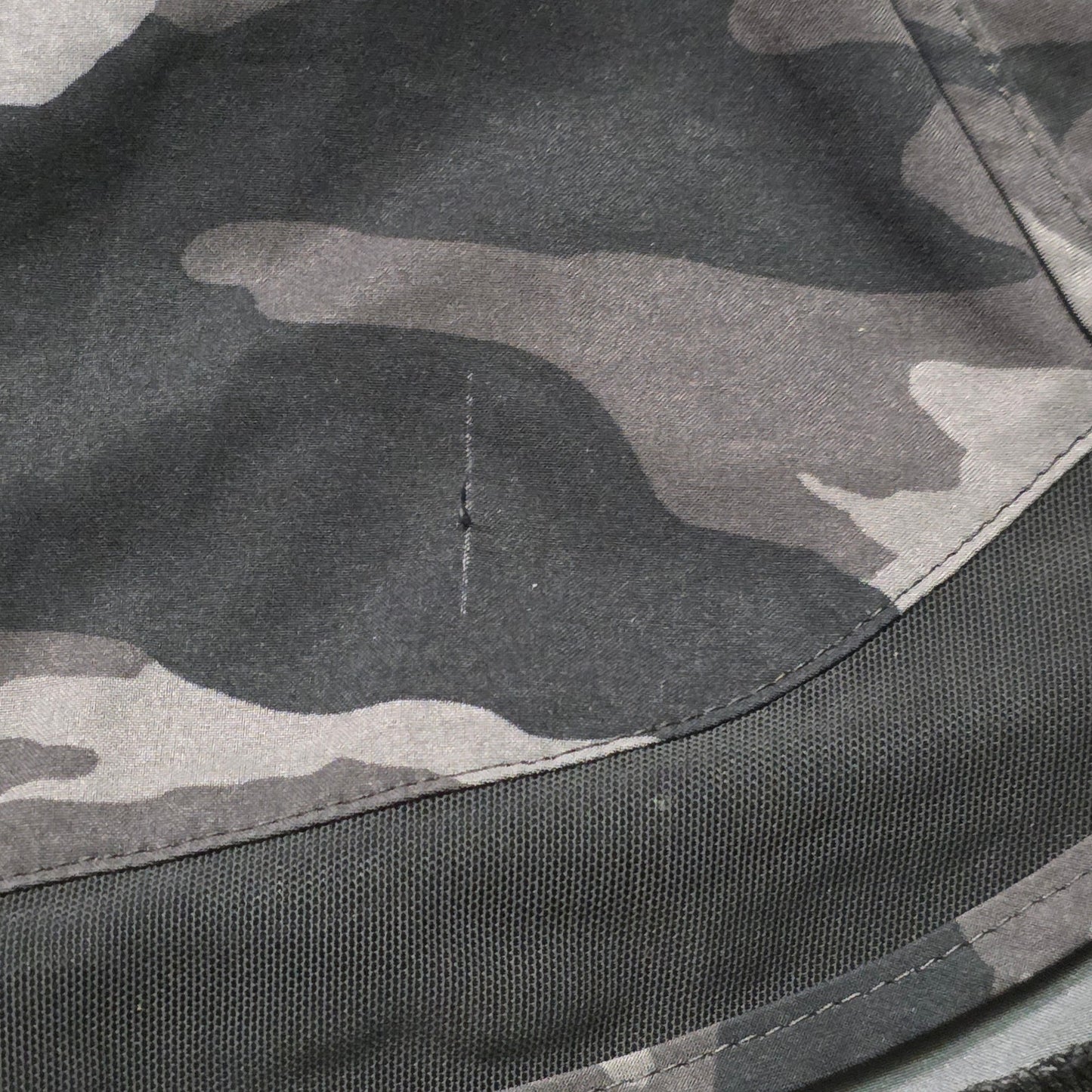 Athleta Run Shorts Women’s M Black Camo Mesh Active Gym Athletic