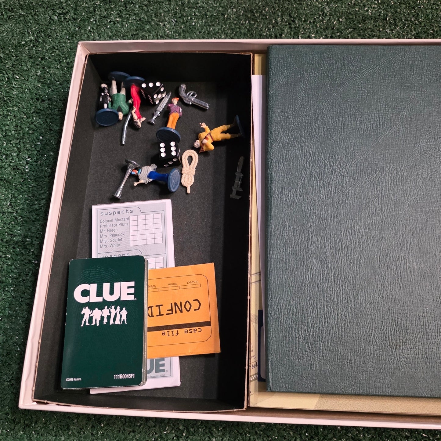 Clue Parker Brothers Classic Detective Board Game 2005 Mystery Complete