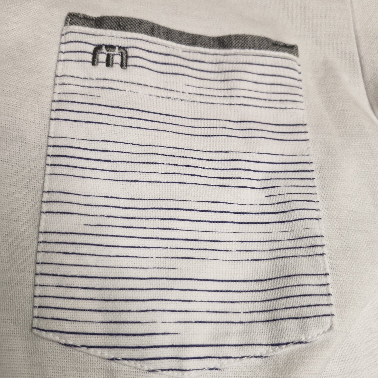 TRAVIS MATTHEW GOLF POLO SHIRT WHITE FRONT POCKET SIZE M