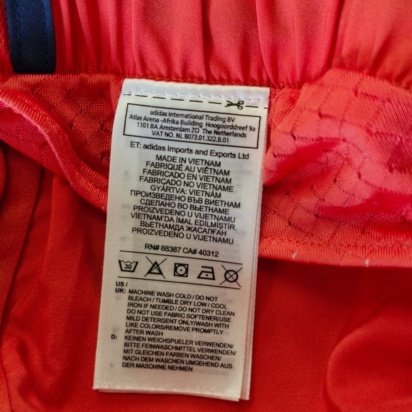 Adidas M10 Icon Running Shorts Women’s Size Medium Red Blue Trim 3" Style CD5104