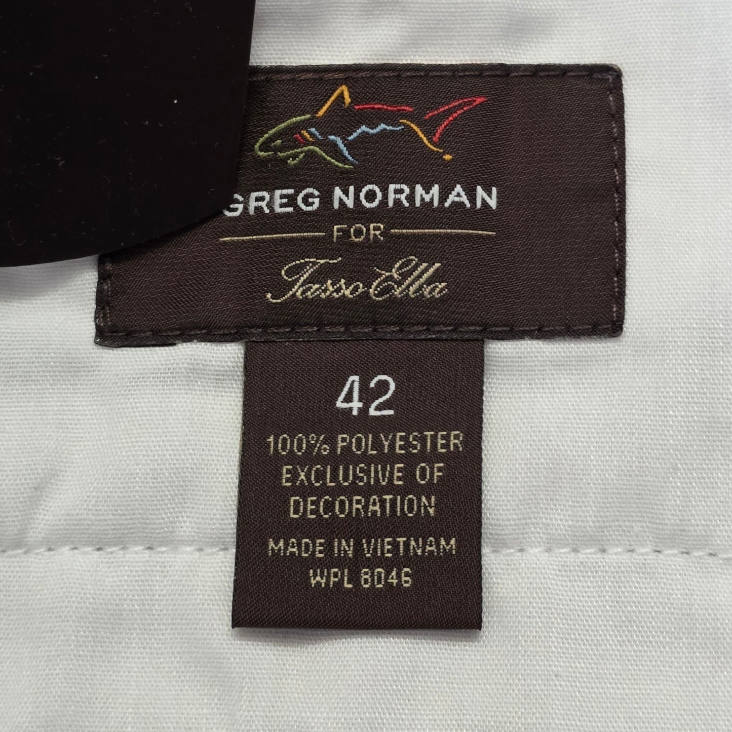 Greg Norman Golf Shorts Men’s Size 42 White Fog Shark Logo NWT