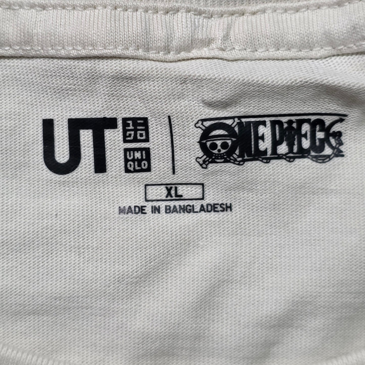 Uniqlo ONE PIECE UT T-Shirt Men’s XL Off White Graphic Anime Tee NWT