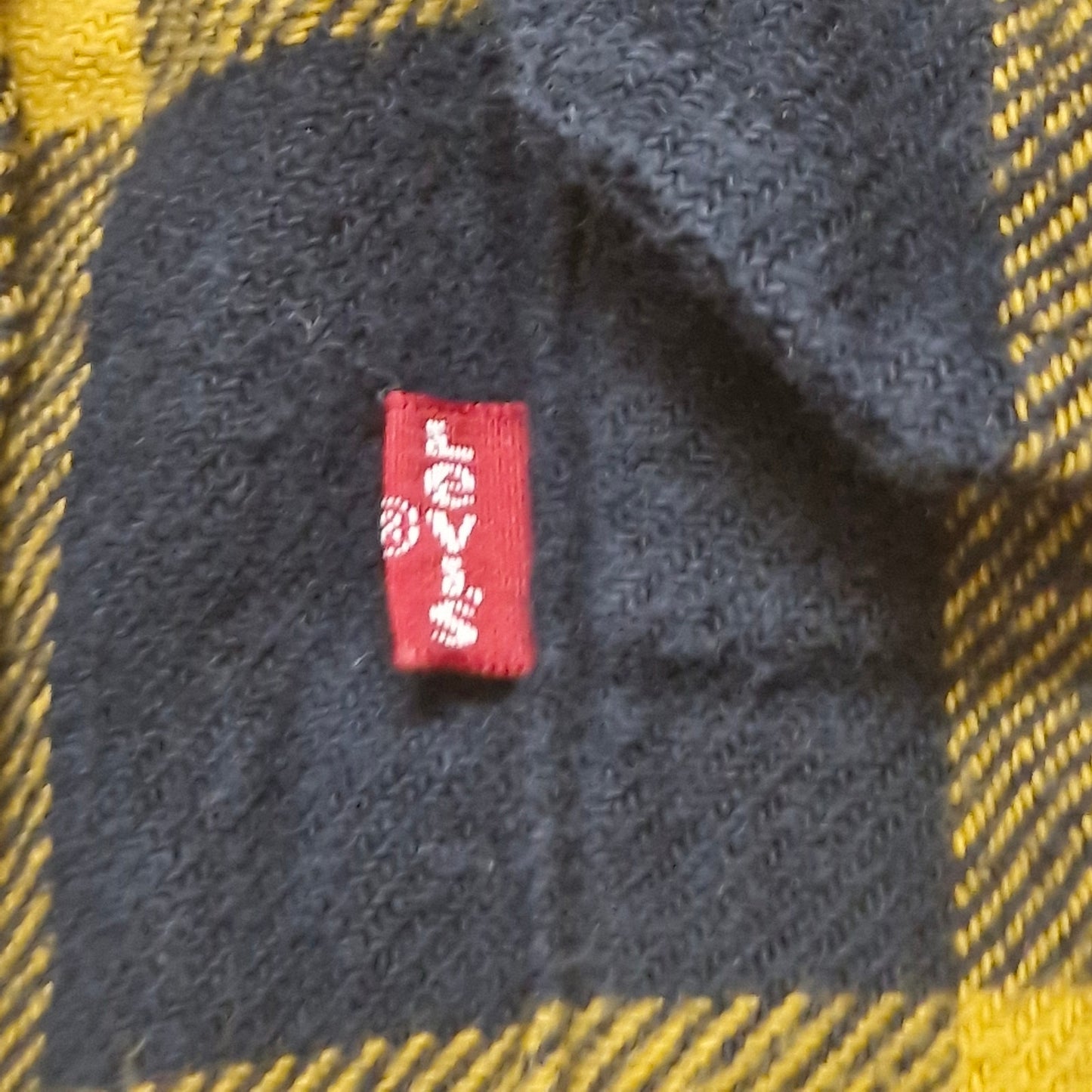 Levi’s Flannel Shirt Men’s Small Yellow Black Plaid Long Sleeve