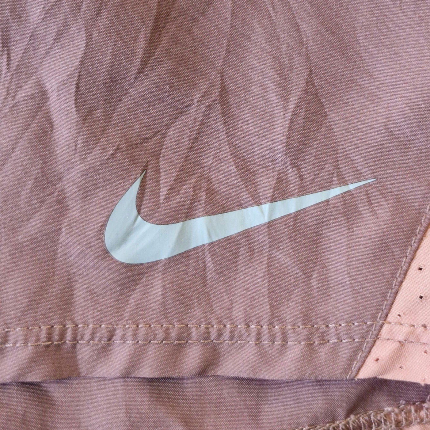Nike Elevate 5″ Running Shorts Women’s Size Small Pink