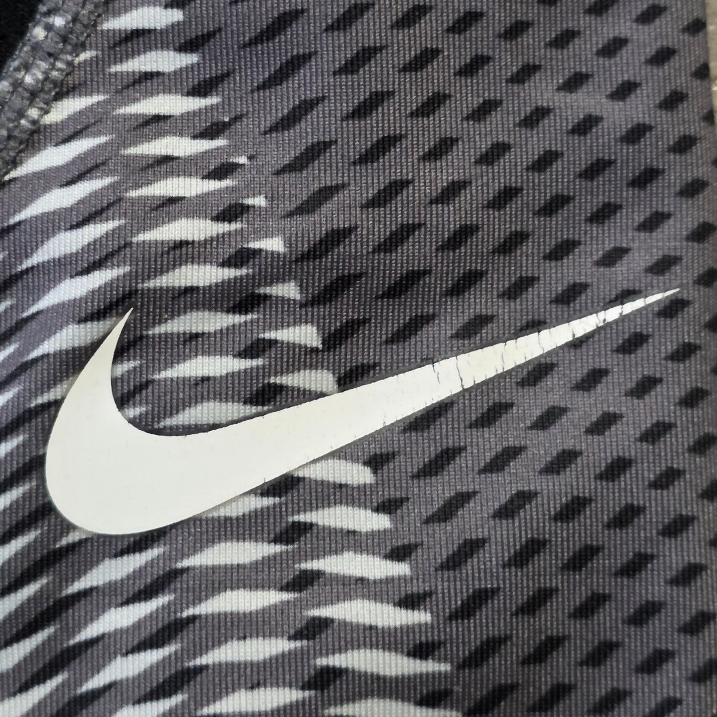 Nike Pro Crop Pants Women’s S Black Gray Yoga Running Athletic