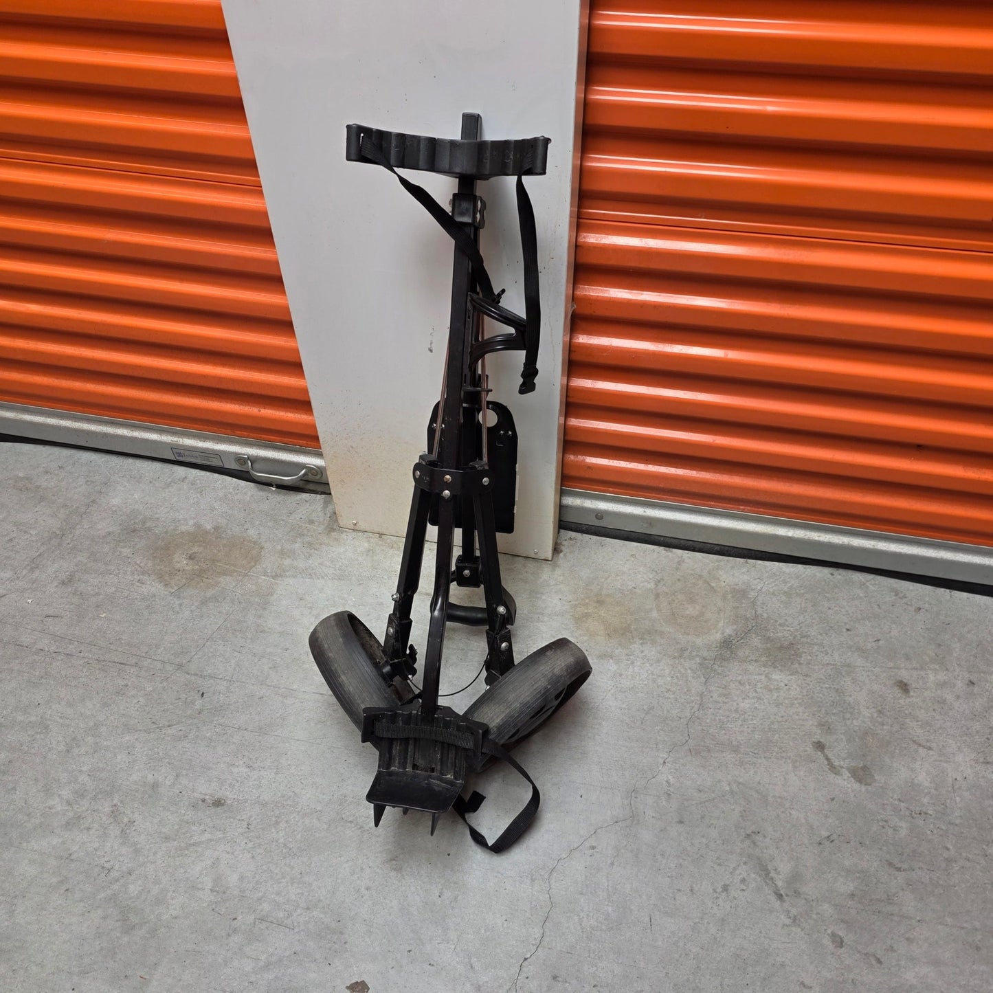 Golf 2 wheel Push Cart with scorecard, drink and ball holder