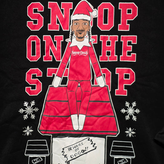 Dogg Supply “Snoop on the Stoop” Christmas Fleece Sweatshirt Men’s 2XL Black