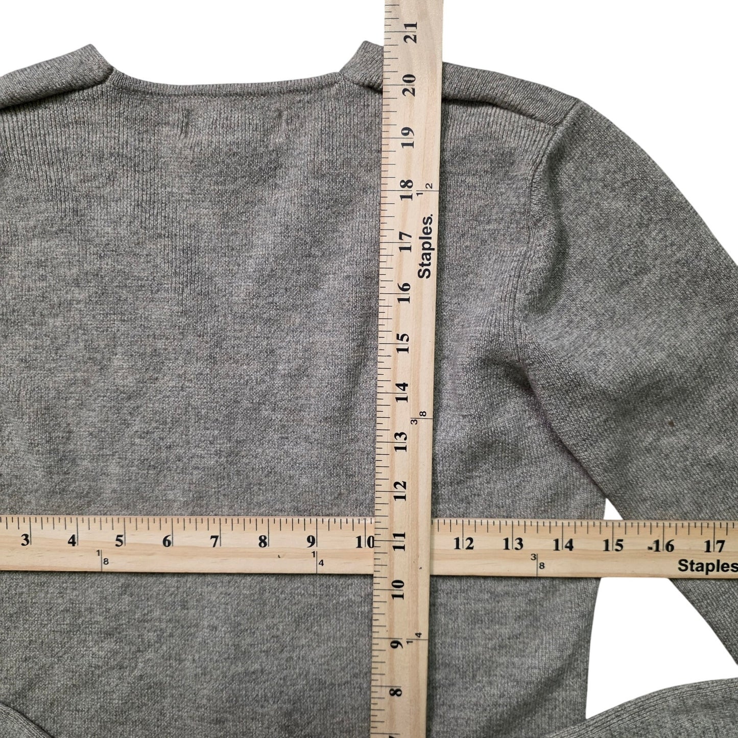 Banana Republic Italian Merino Wool V-Neck Sweater Women’s M Grey