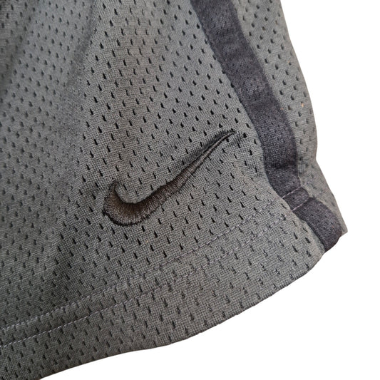Nike Basketball Shorts Men’s Size XL Gray with Black Trim Gym Fit