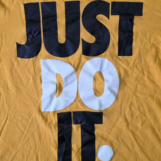 Nike Just Do It T-Shirt Men’s L Yellow Cotton Loose Fit Short Sleeve Tee
