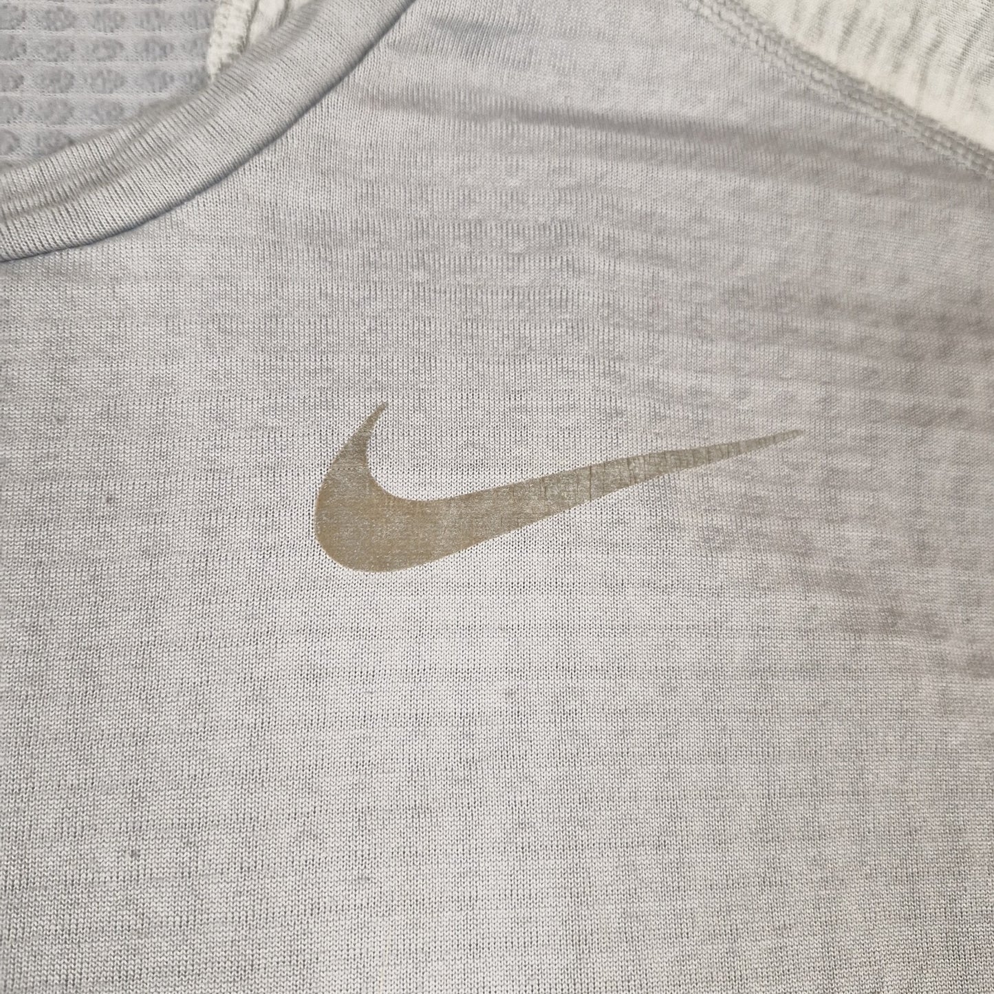 Nike Running Shirt Men’s Medium Gray Long Sleeve Dri-Fit Waffle Knit Pullover