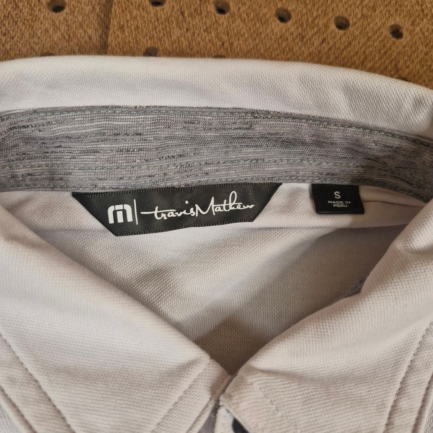 Travis Mathew Golf Polo Shirt Men’s Small White Grey Performance Stretch